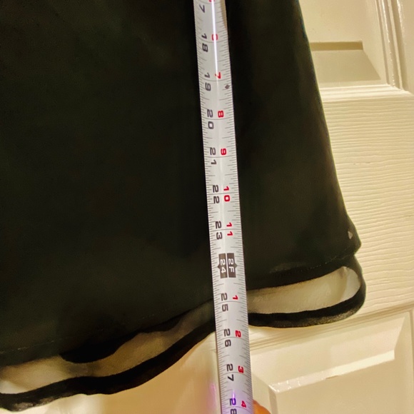 Women's Sleeveless V-Neck Blouse by Cote Femme Size 6 - Picture 6 of 8